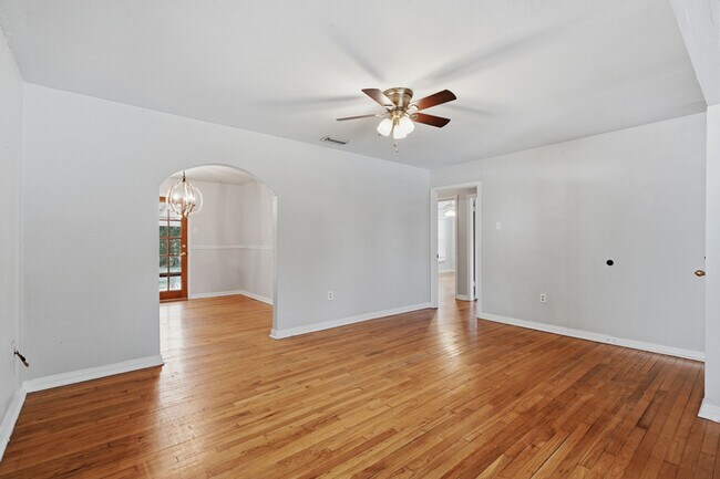 Building Photo - 3412 Brady Ave