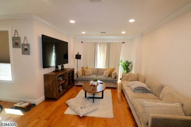 Building Photo - 349 Elm St