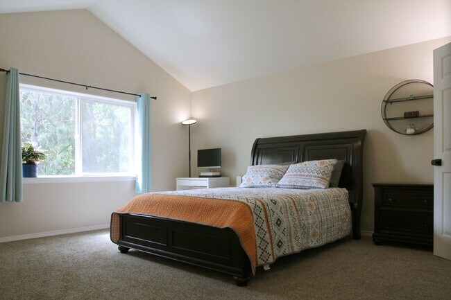 Building Photo - Updated Craftsman on Corner Lot in Aloha~ ...