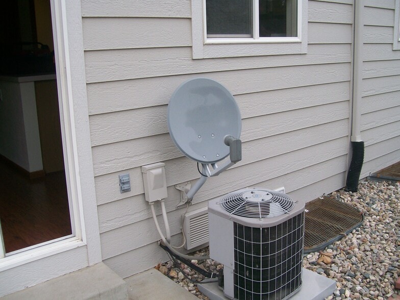 Building Photo - 2900 Ross Dr