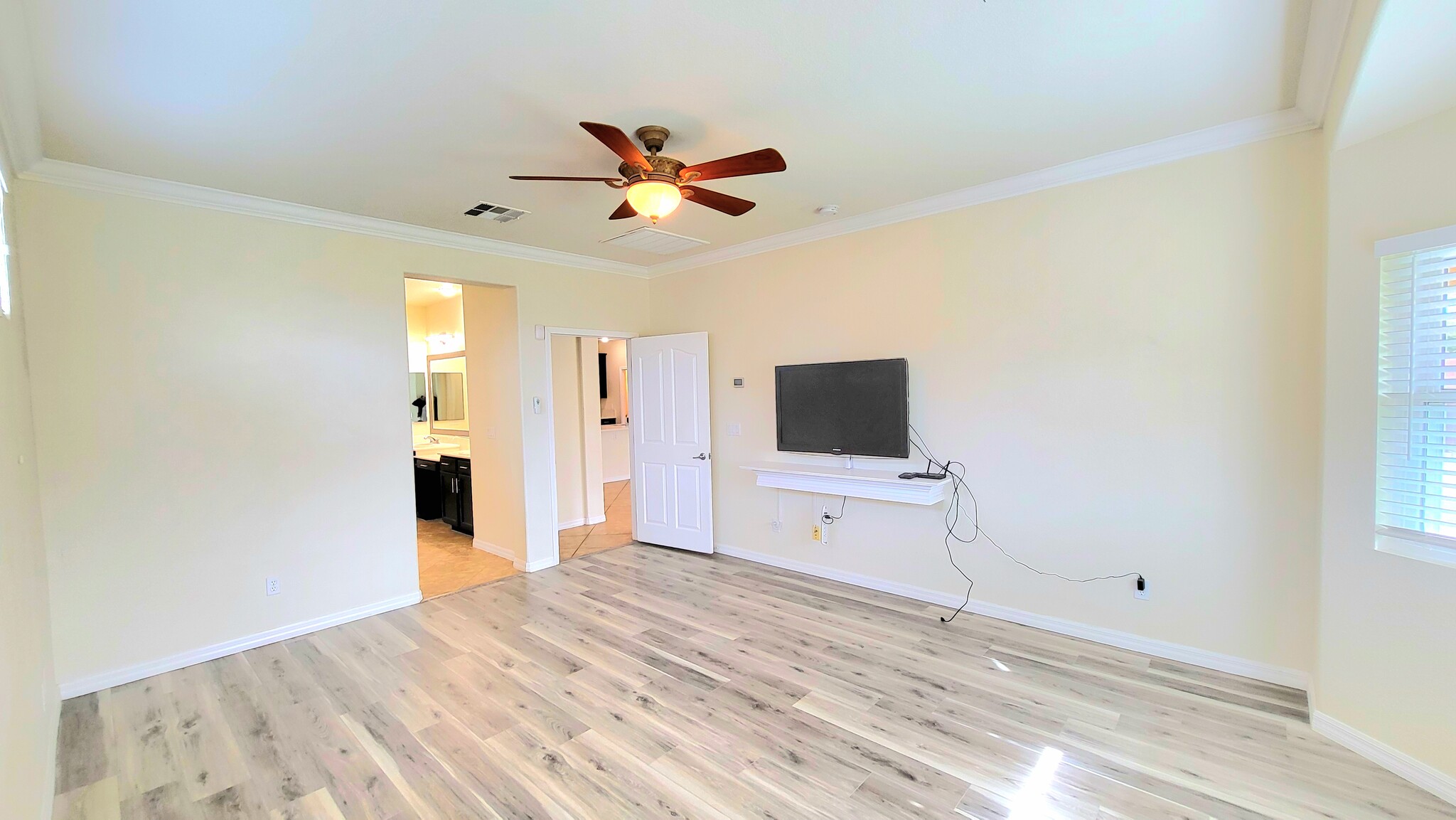 Building Photo - 5761 E Badlands Ln