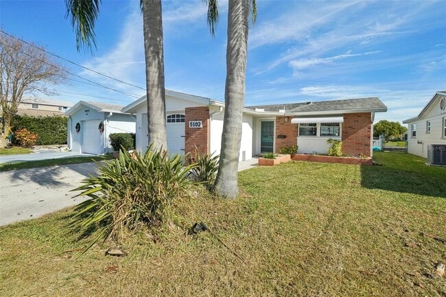 Building Photo - 5102 Blue Heron Dr