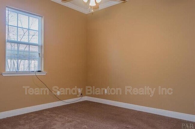 Building Photo - 542 S 72nd Ave