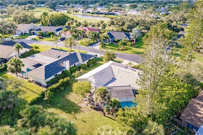 Building Photo - 904 S Doral Ln