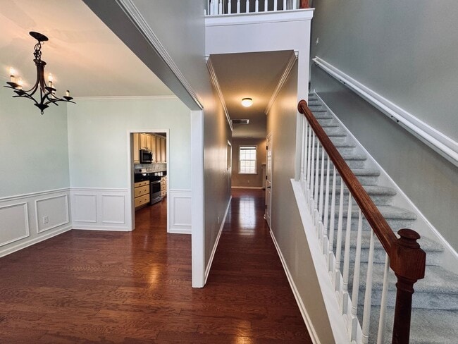 Building Photo - South AVL - Well Kept, Large Home with Garage