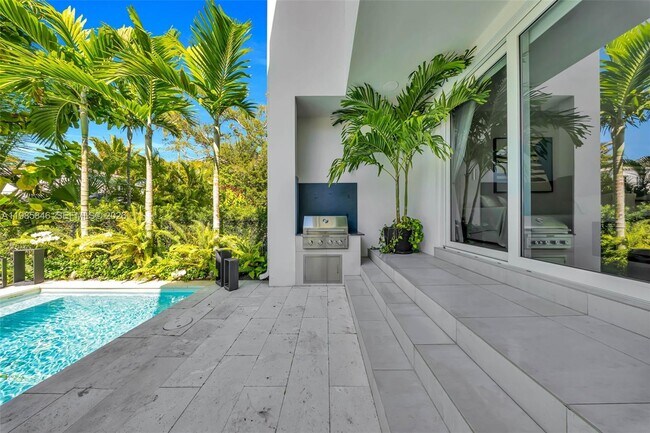 Building Photo - 3510 Segovia St