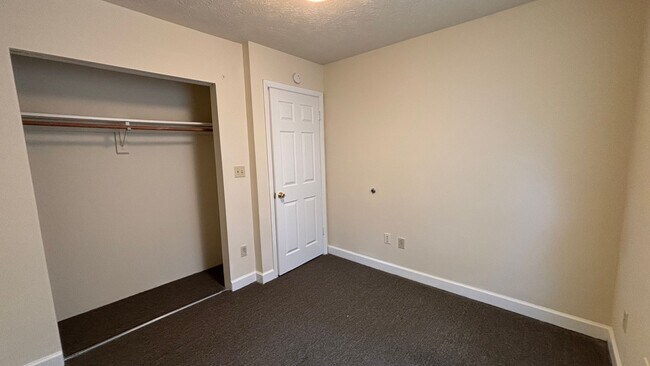 Building Photo - 133 Clover Valley Cir