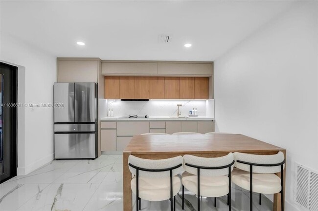 Building Photo - 15569 SW 138th Pl