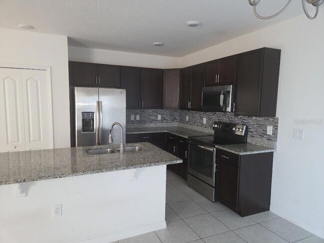 Building Photo - 511 Big Sioux Ct