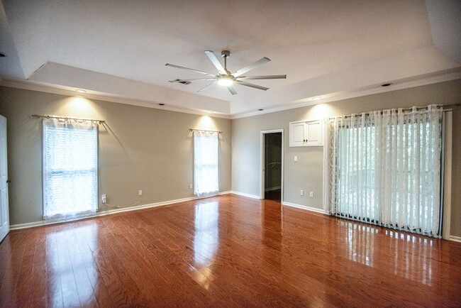 Building Photo - 7007 Dorsey Dr