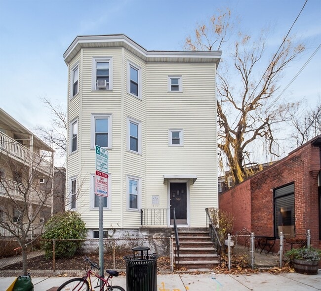 Building Photo - 354 Beacon St