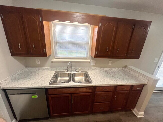 Building Photo - 3409 Dailey Rd