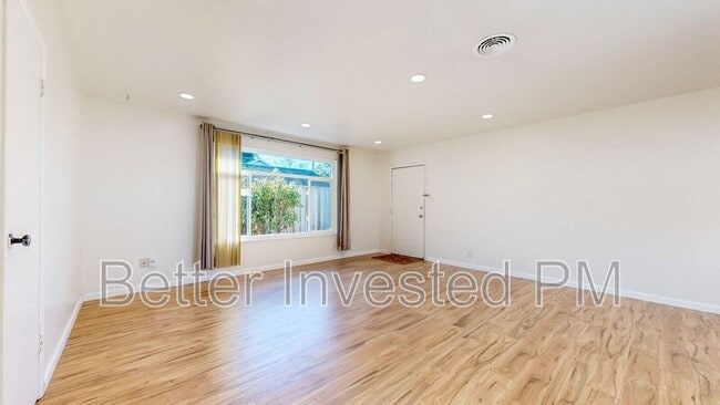 Building Photo - 866 Brigham Ave