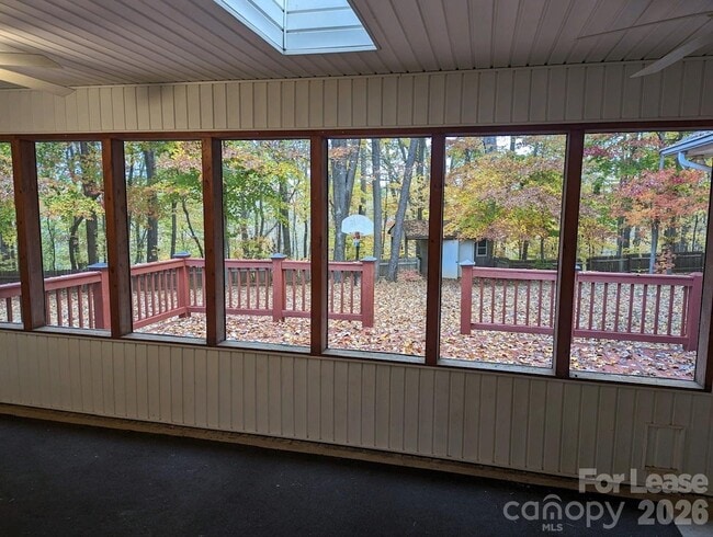 Building Photo - 3984 Wind Rock Ct