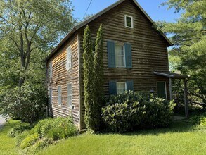Building Photo - Single Family Farm Home