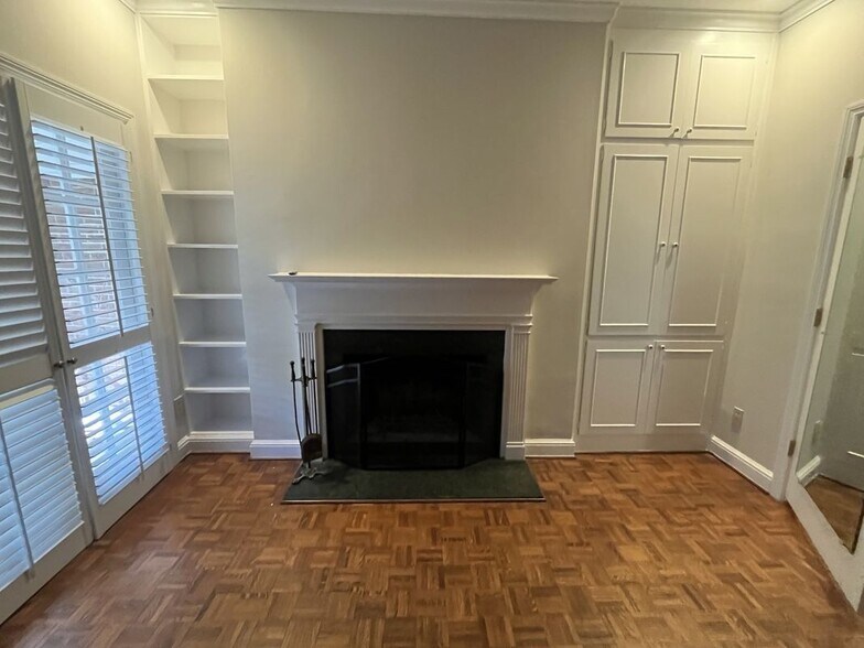 Building Photo - 3512 Paces Pl NW