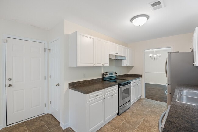 Building Photo - 212 Jasmine Pl Dr