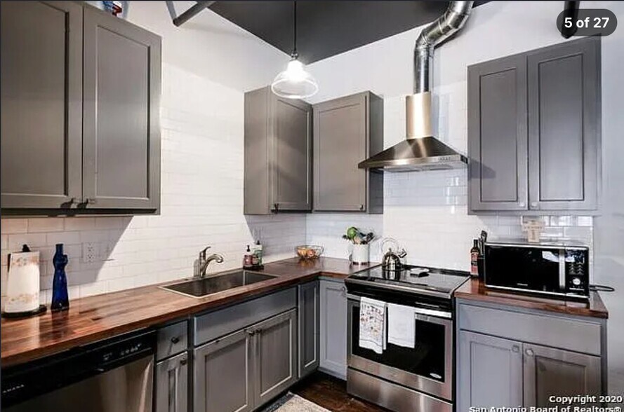 Building Photo - 201 E Courtland Pl