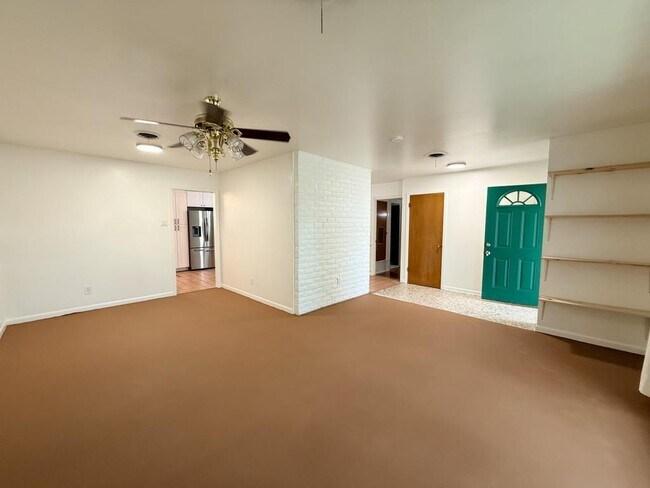 Building Photo - 3807 Longridge Dr