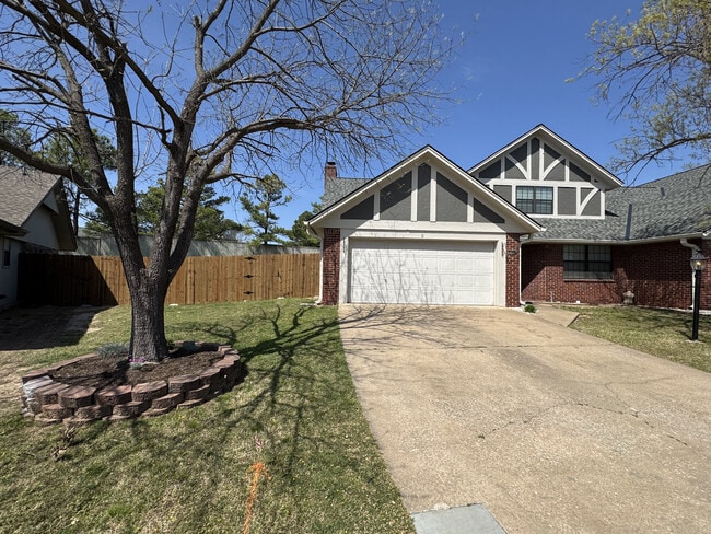 Building Photo - 7108 S Indianapolis Ave