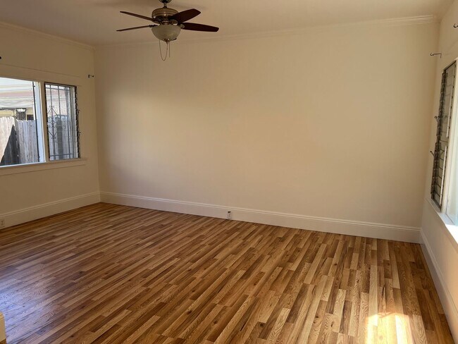 Building Photo - Oceanview Two Bedroom Apartment with Laund...