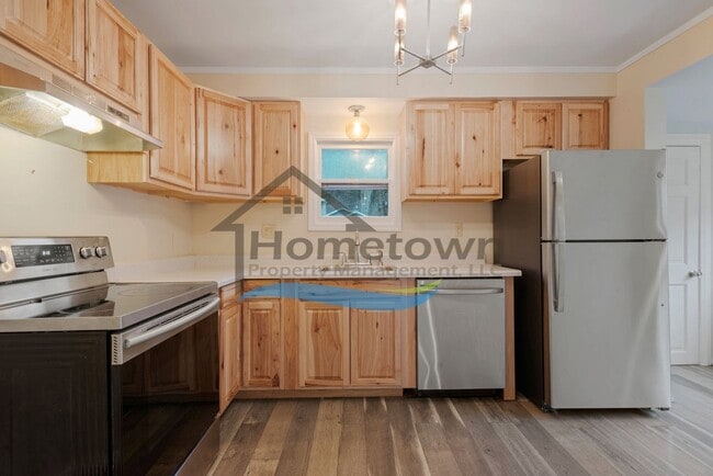 Building Photo - Kellogg Mid-Term Rental: Charming 3 Bed 1 Bath Home with Fenced Yard – Ends June 30!