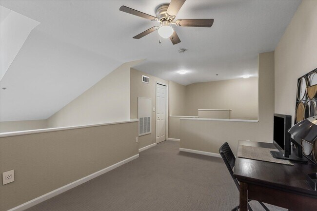 Building Photo - 2801 Chancellorsville Dr