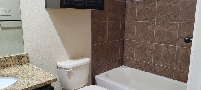 Building Photo - 3/2 in New Braunfels