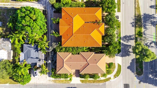 Building Photo - 1428 SW 4th Ave