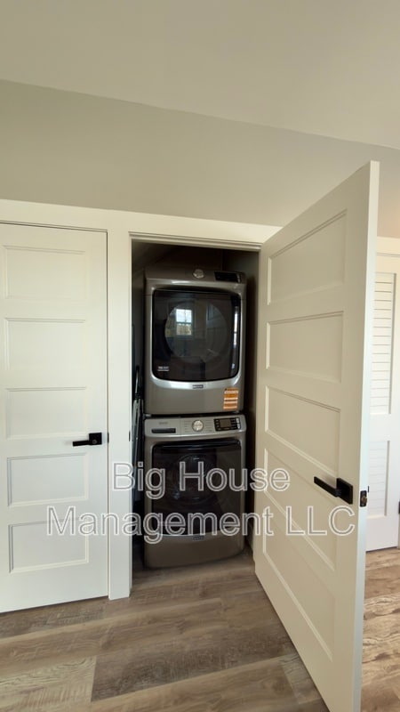 Building Photo - 247 Farragut St NW