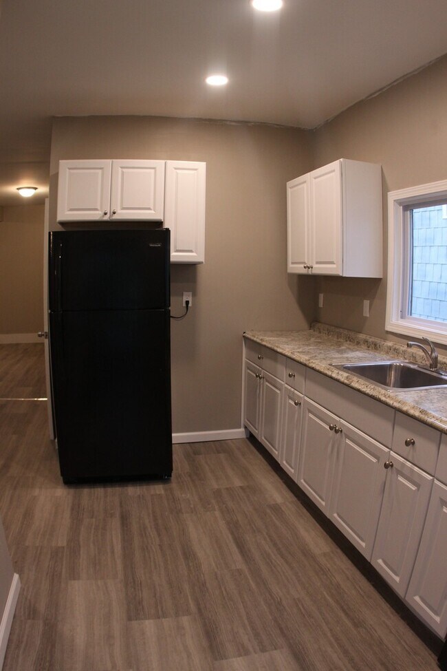 Building Photo - 62 Amherst St