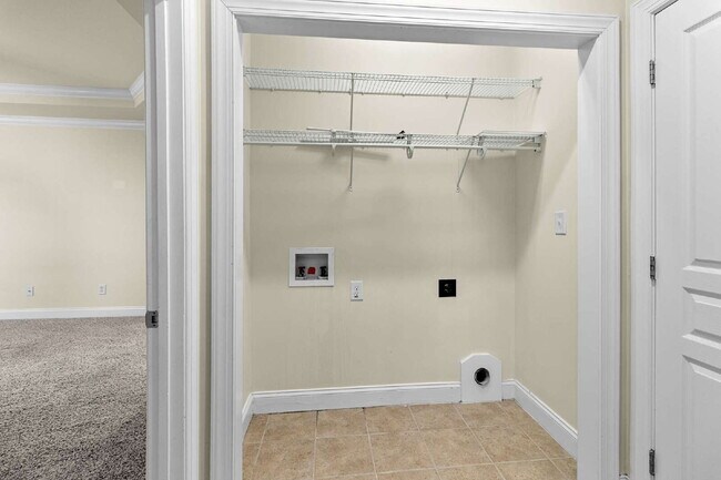 Building Photo - Spacious 4-Bedroom Home for Rent in Kings Grant Fayetteville – 15 Minutes from Fort Bragg