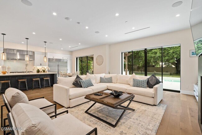 Building Photo - 12727 Landale St