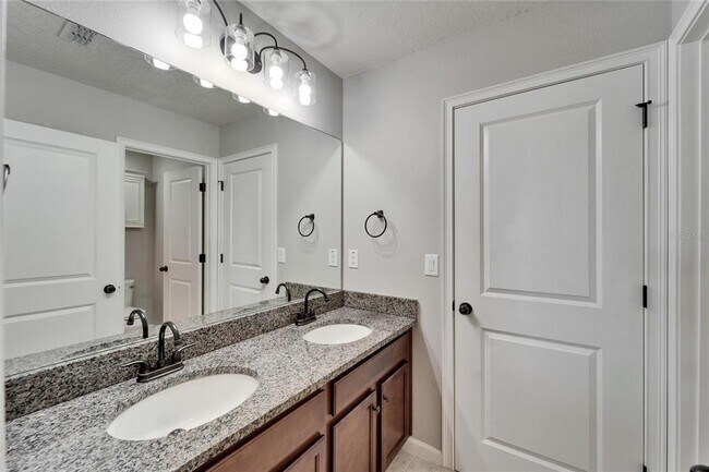 Building Photo - 13113 Rain Lily Dr