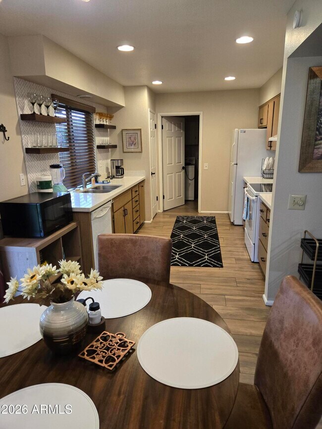 Building Photo - 11029 W CARON Dr