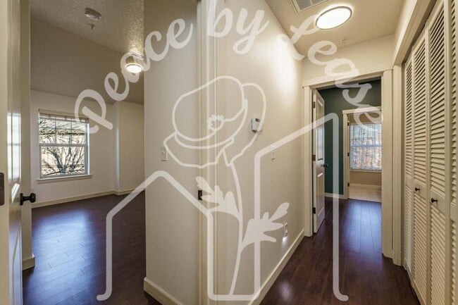 Building Photo - 8838 NE Brentford Way