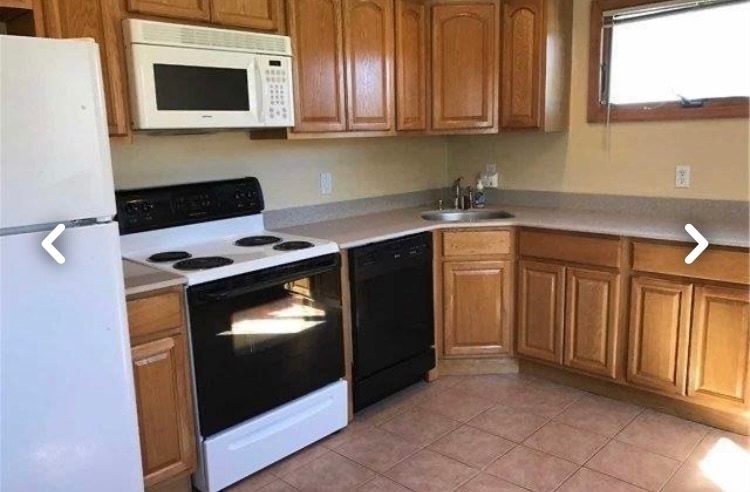 Kitchen - 28 Rocco Dr