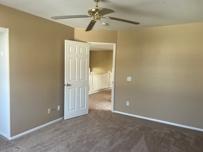 Building Photo - The Meadows Condo in Camarillo