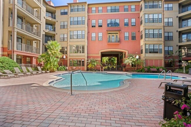 Building Photo - 911 N Orange Ave