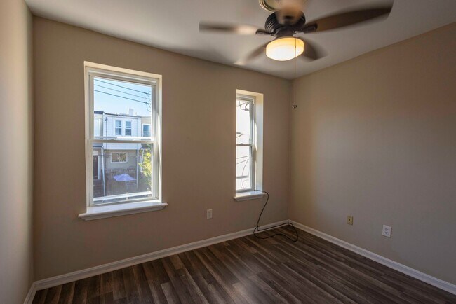 Building Photo - Charming 2BD/1BA Townhome in Patterson Park, MD!