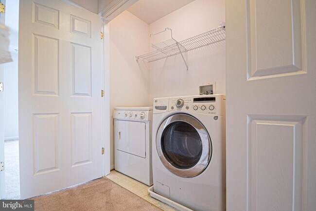 Building Photo - 1682 White Oak Vista Dr