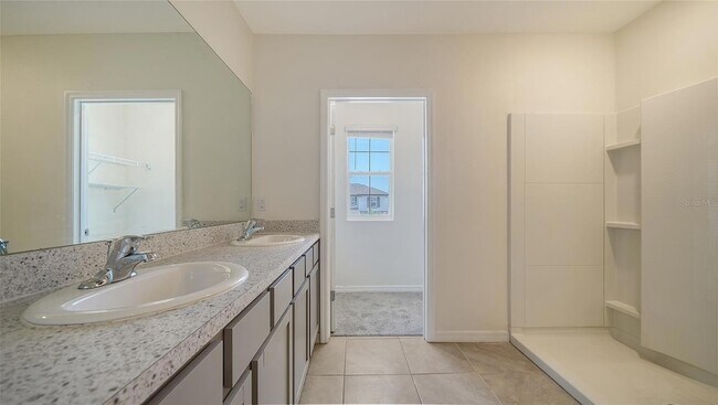 Building Photo - 12732 Lateral Root Dr