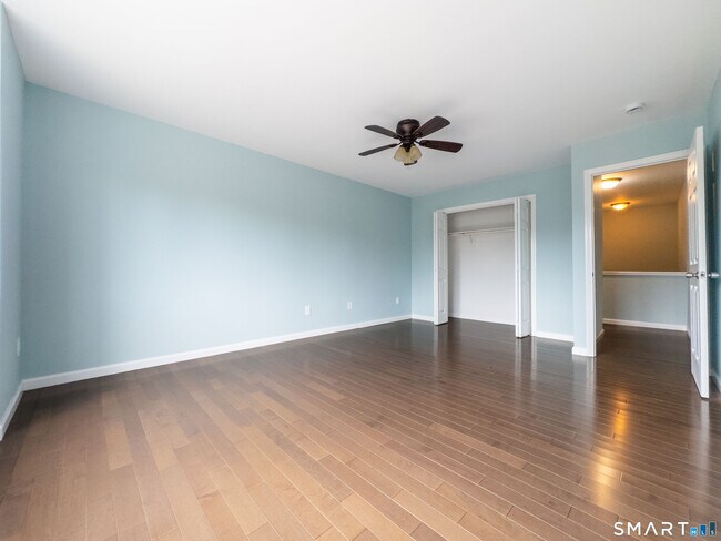 Building Photo - 19 Twin Oaks