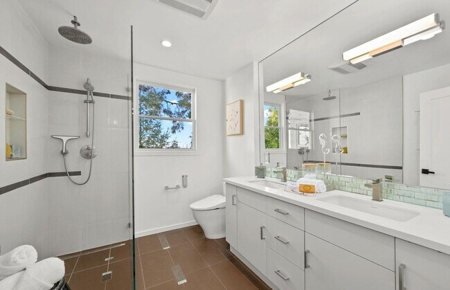 Building Photo - 259 Noe St