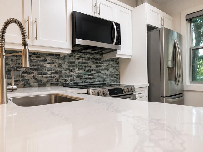 Building Photo - 2226 N Cypress Bend Dr