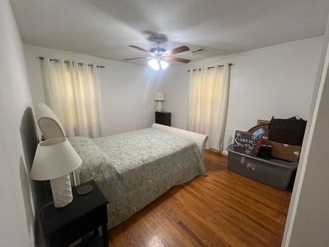 Building Photo - Gorgeous private home in Altavista!