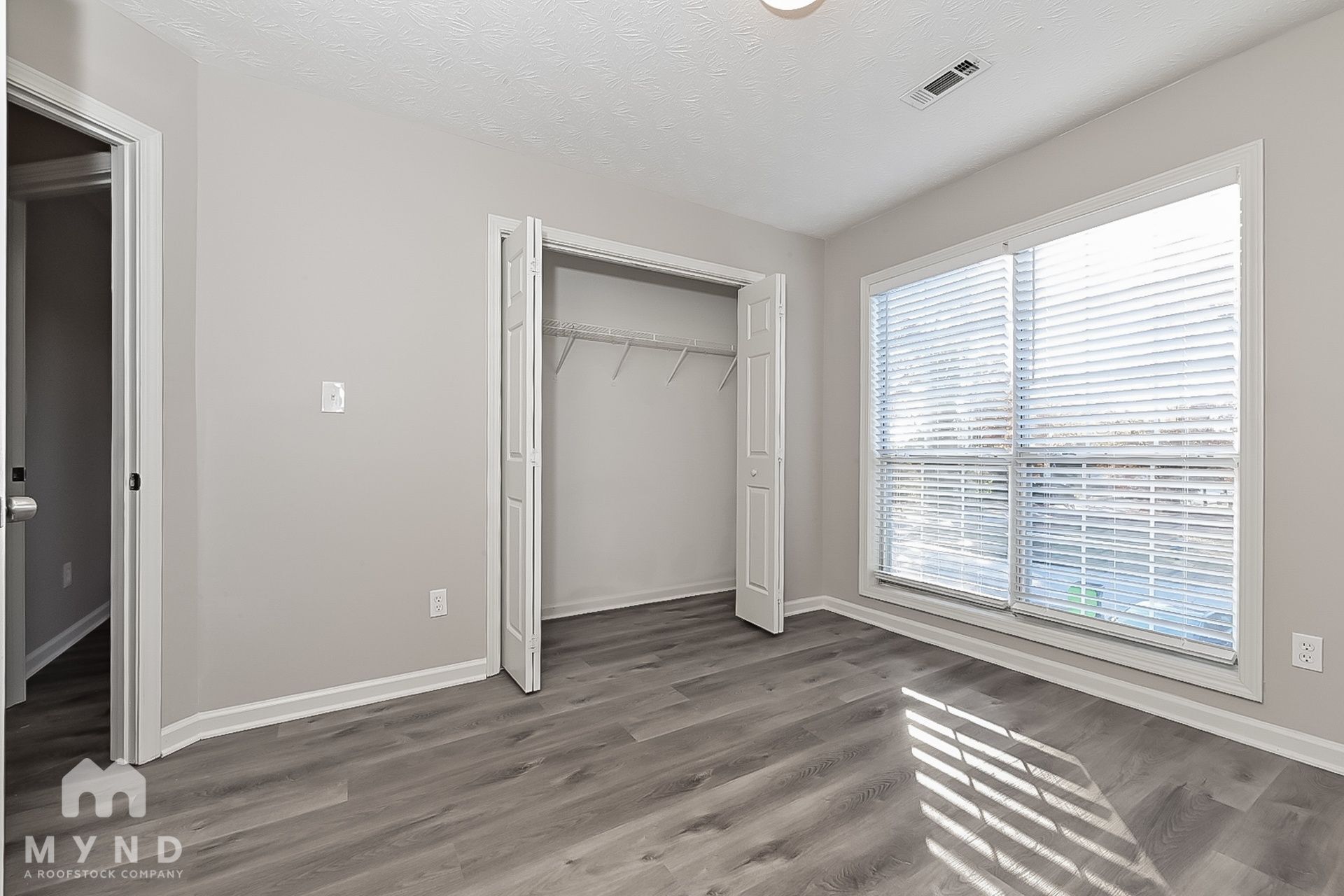 Building Photo - 10395 Starling Trail