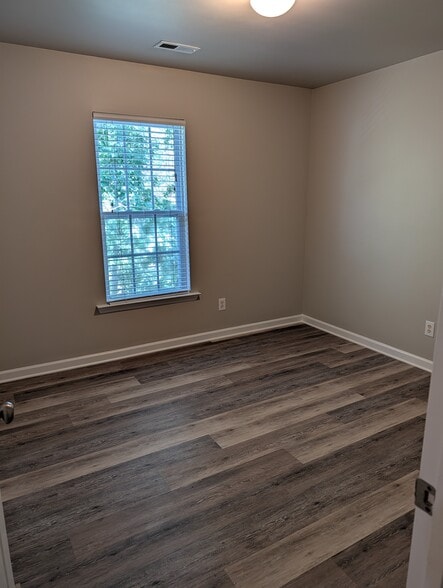 Building Photo - 2035 Schieffelin Rd