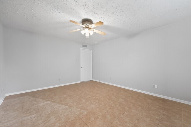 Building Photo - 2018 Windy Meadow Dr