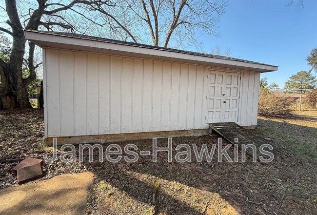 Building Photo - 341 N Burbank Dr